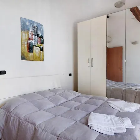 Bilocale Serra Lägenhet *