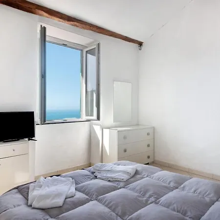 Bilocale Serra Lägenhet *